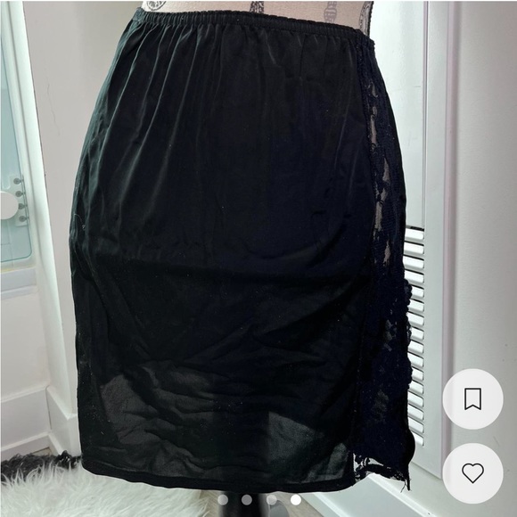 Vintage black satin lace slip skirt - Picture 5 of 7